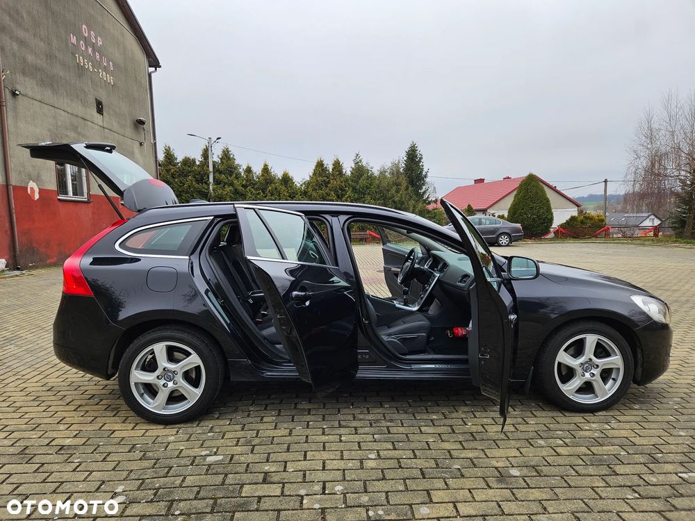 Volvo V60 D2 Kinetic - 33