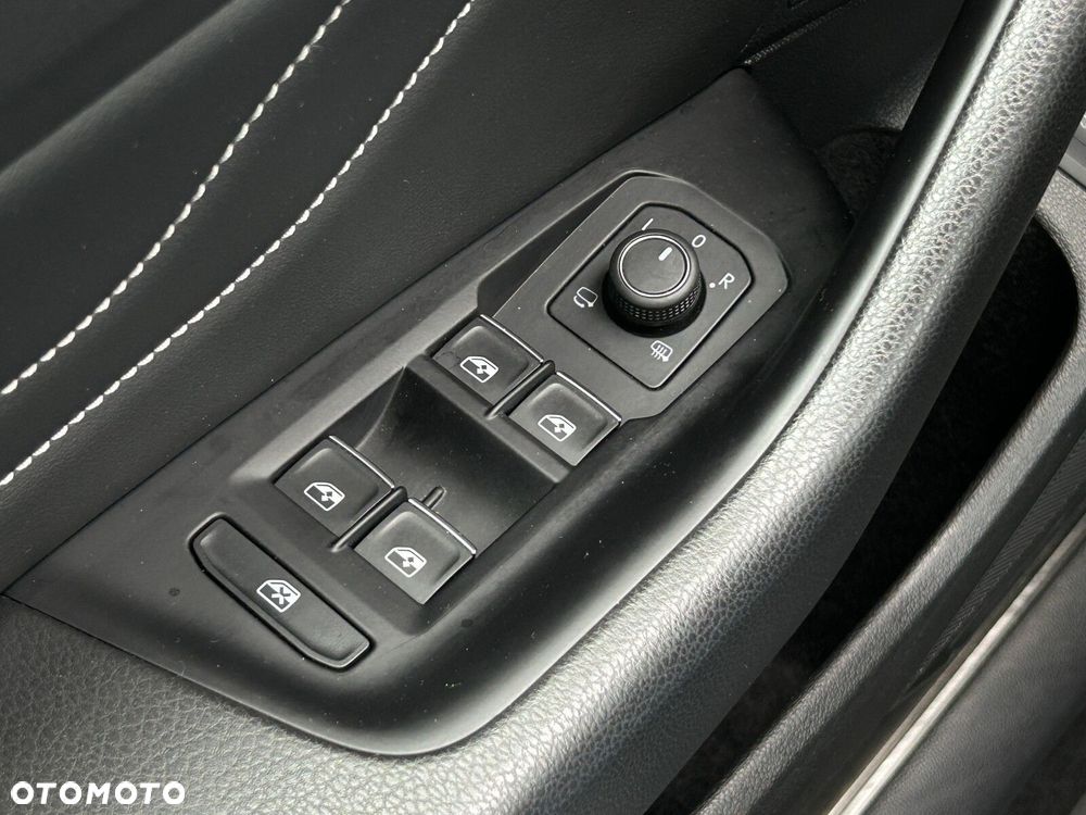 Volkswagen Passat 2.0 TDI EVO Elegance DSG - 20