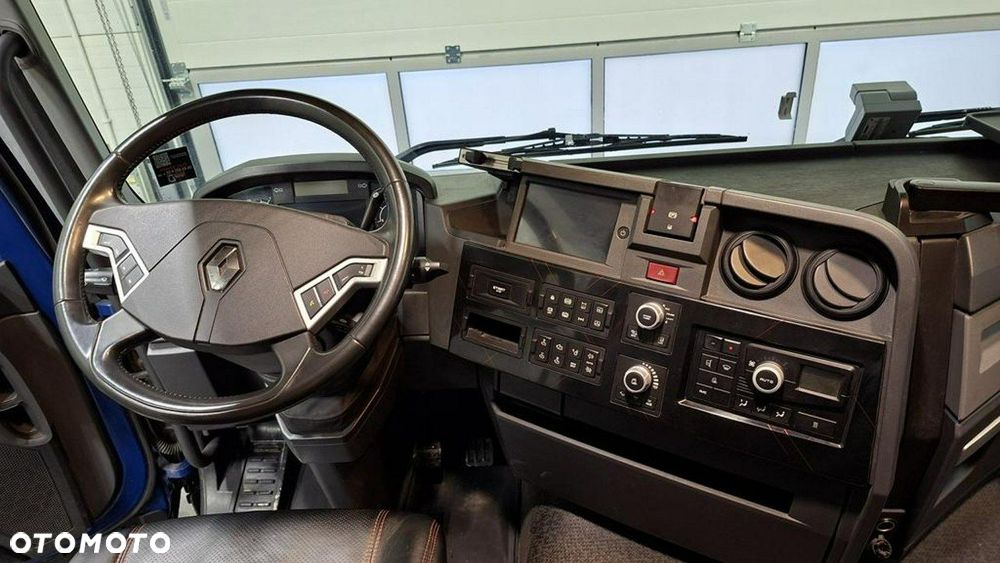 Renault T 520 - 8