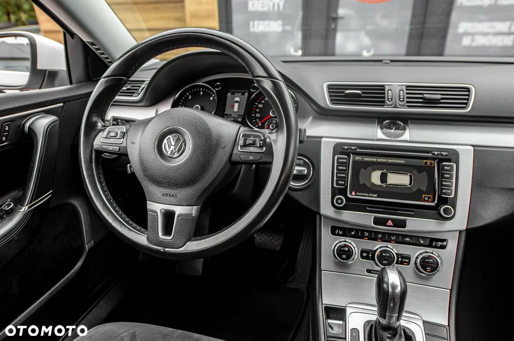 Volkswagen Passat Variant 2.0 TDI DSG BlueMotion Technology Highline - 24