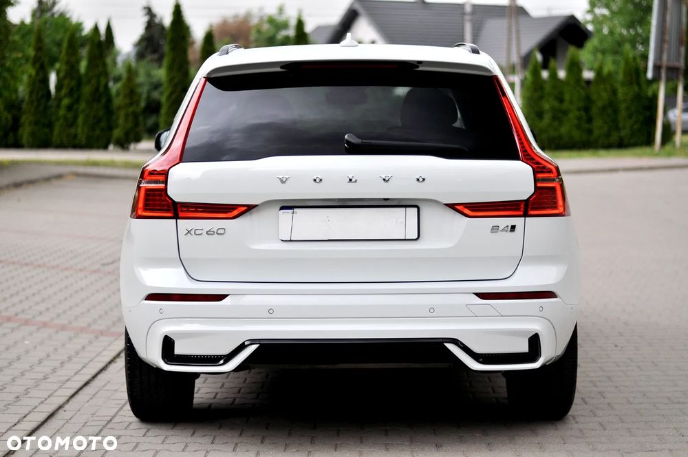 Volvo XC 60 B4 D AWD Ultimate Dark - 10