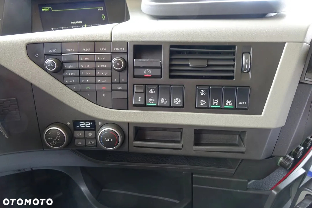 Volvo FH 500 GLOBETROTTER / STANDARD/ AUTOMAT / EURO 6 / RETARDER / LODÓWKA / KLIMATYZACJA POSTOJOWA/ 2 ZBIORNIKI PALIWA - 24