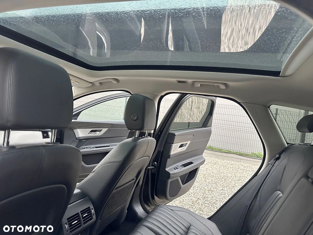 Jaguar XF 3.0 TDV6 300 Sport - 9