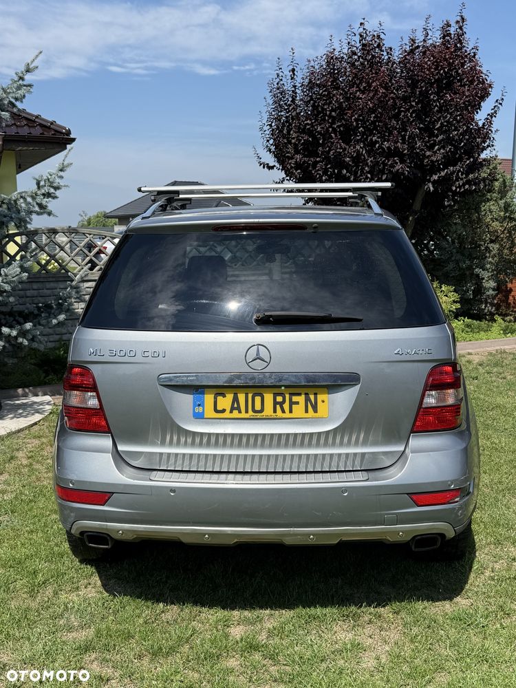 Mercedes-Benz ML - 4
