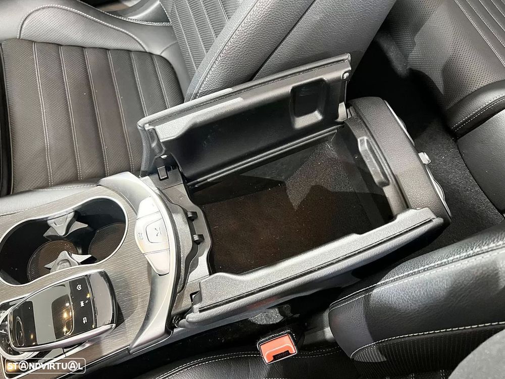 Mercedes-Benz C 180 Cabrio AMG Line - 19