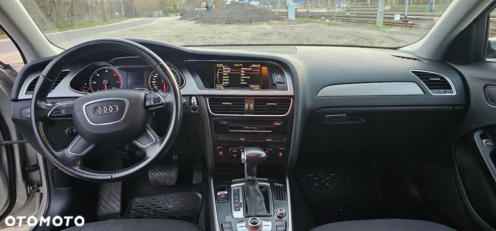 Audi A4 Limousine 2.0 TDI DPF multitronic Ambiente - 12