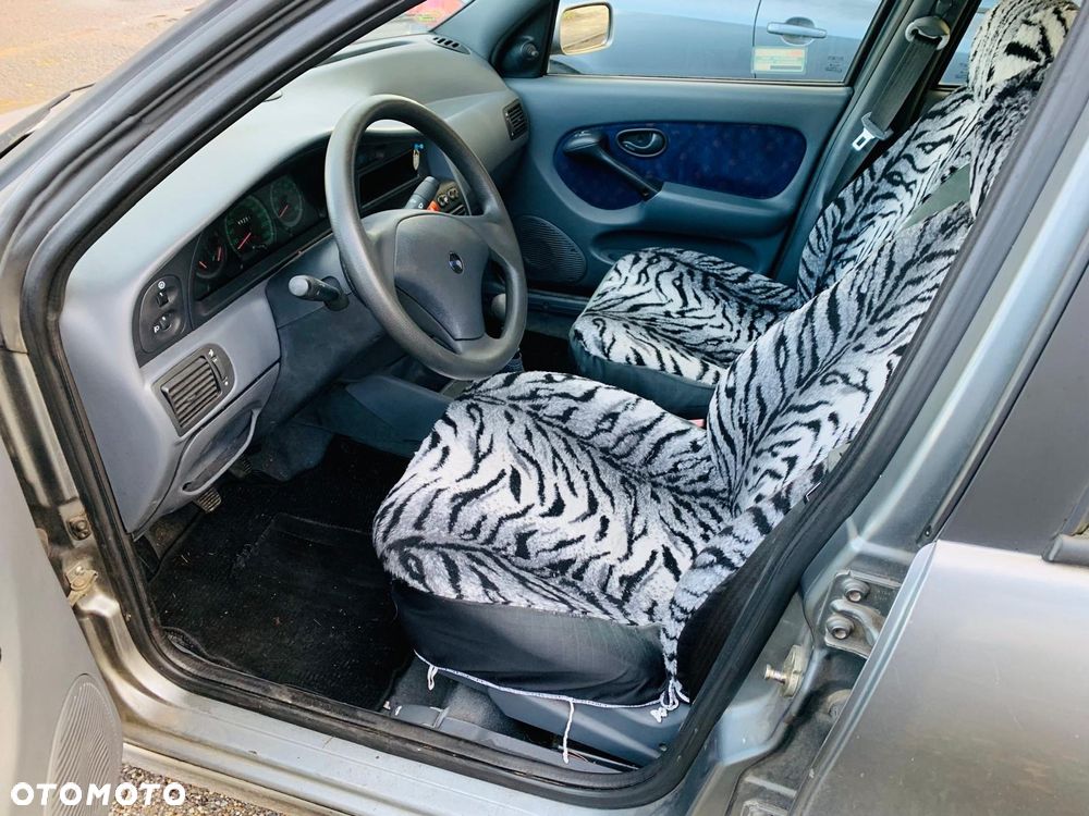 Fiat Siena 1.6 16V HL - 11