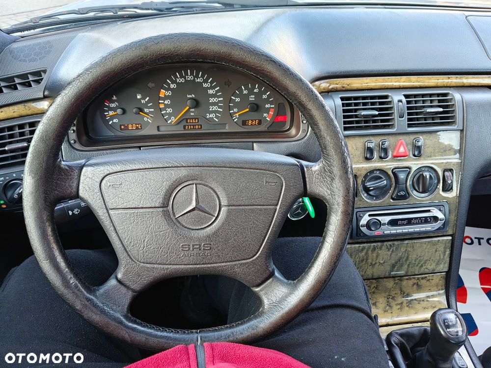 Mercedes-Benz Klasa E - 20