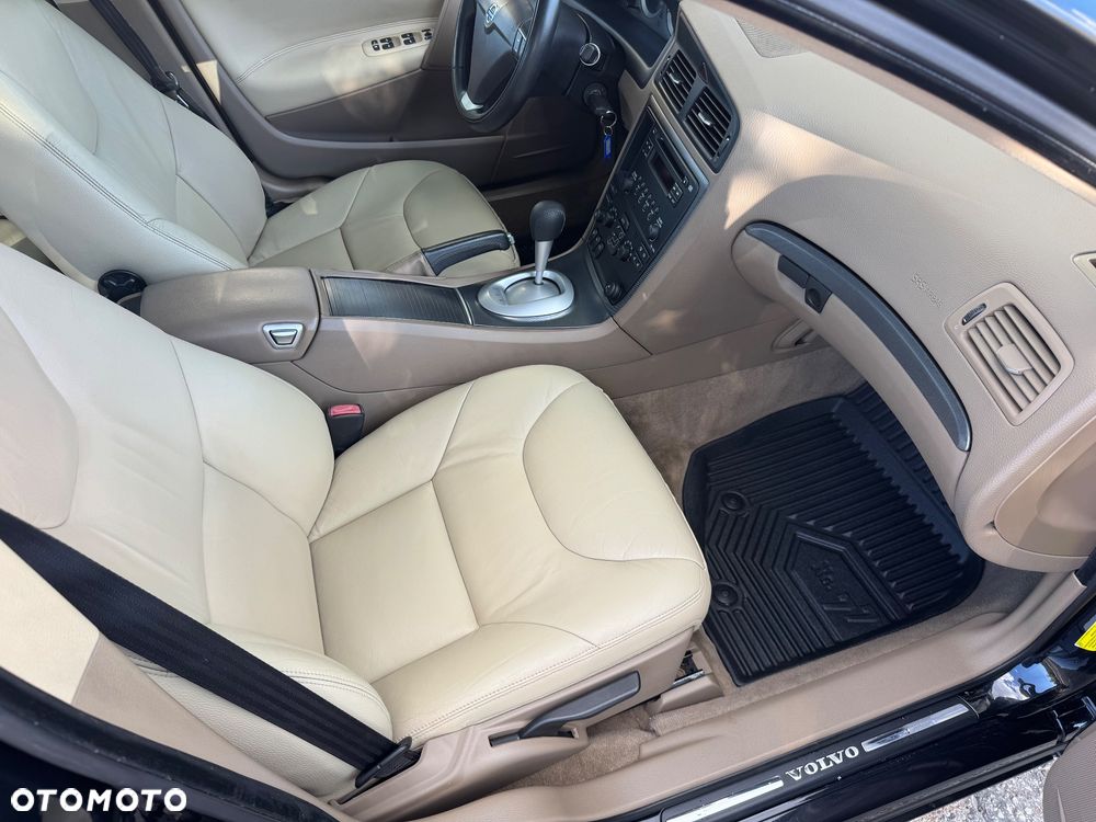 Volvo S60 2.4D Momentum - 24