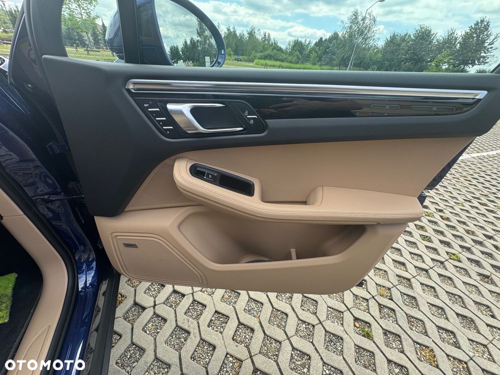 Porsche Macan Standard - 30