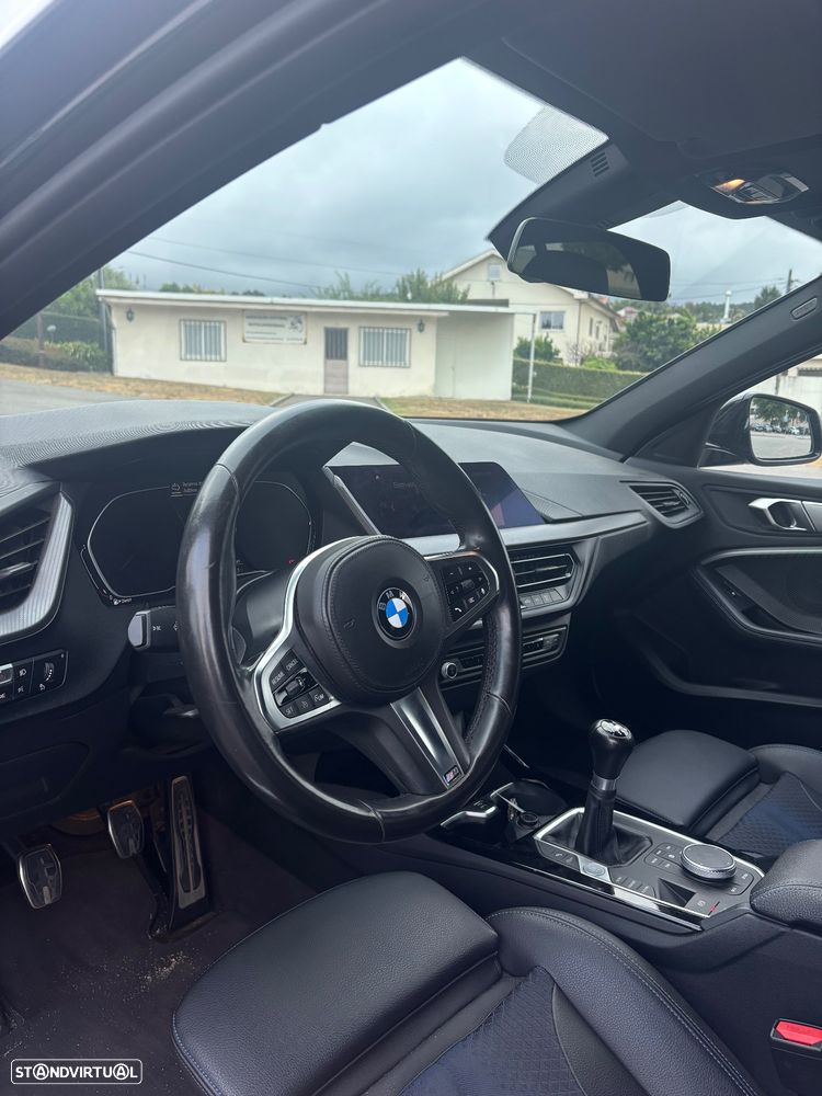 BMW 116 d Pack Desportivo M - 12