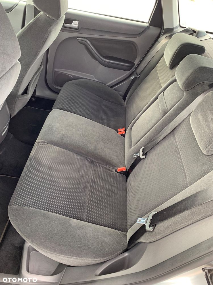 Ford Focus 1.8 TDCi Ghia - 11