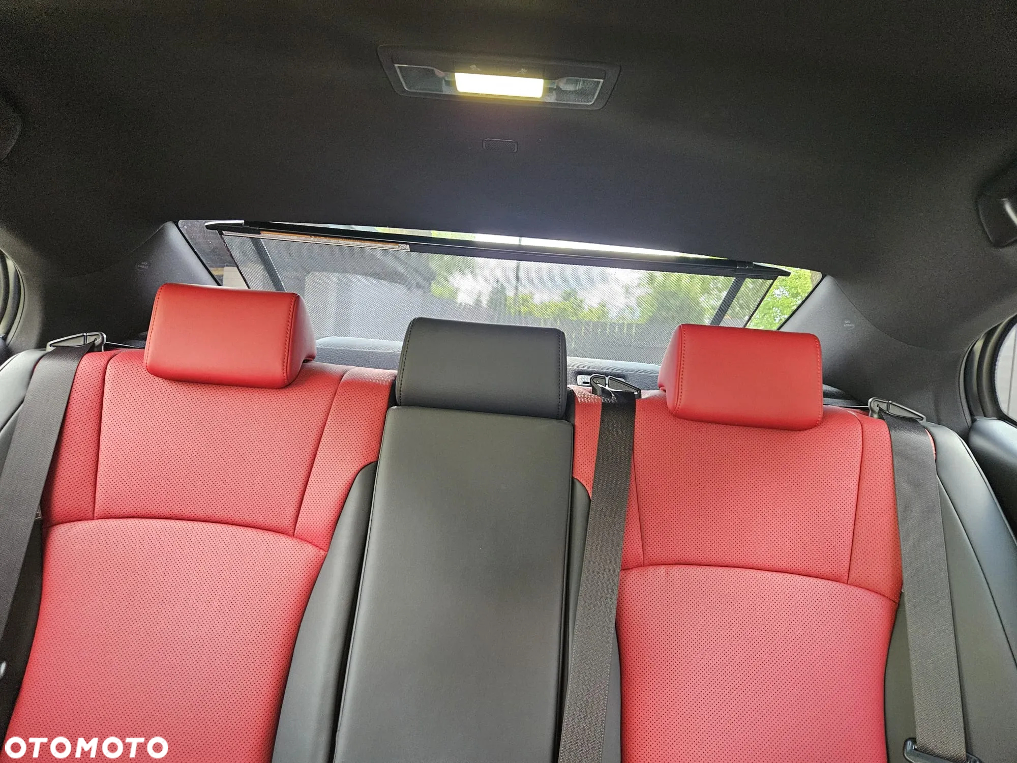 Lexus ES 300h F Sport Edition - 12