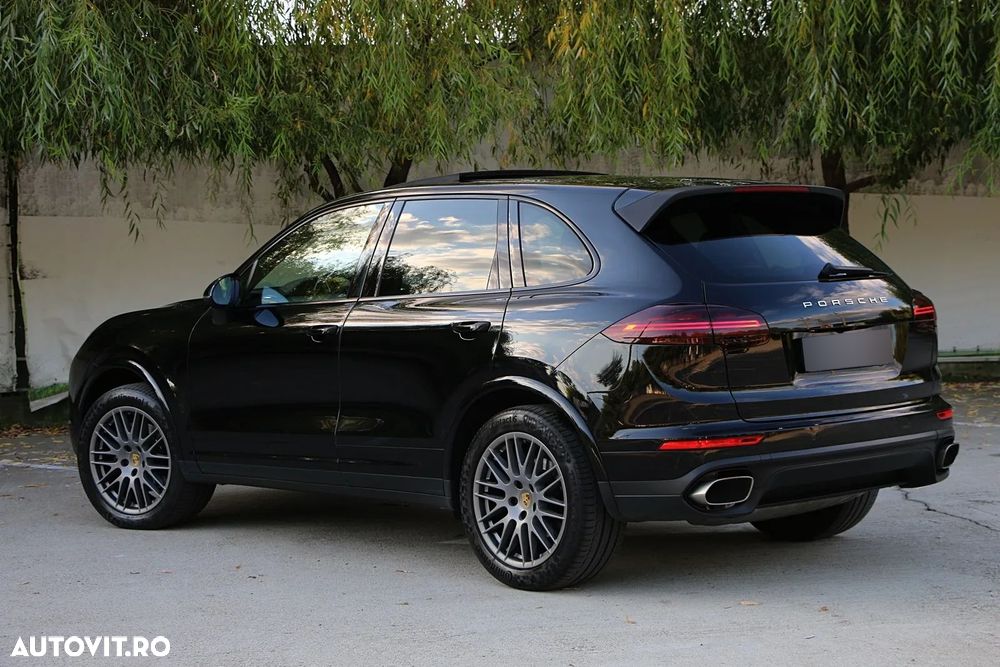 Porsche Cayenne 3.0 L - 5