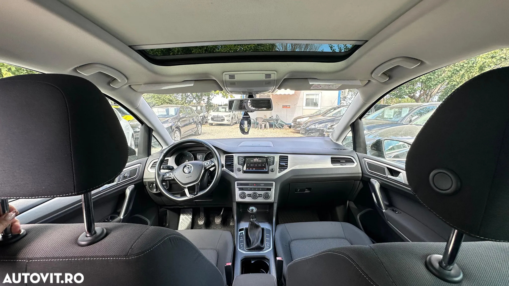 Volkswagen Golf - 22