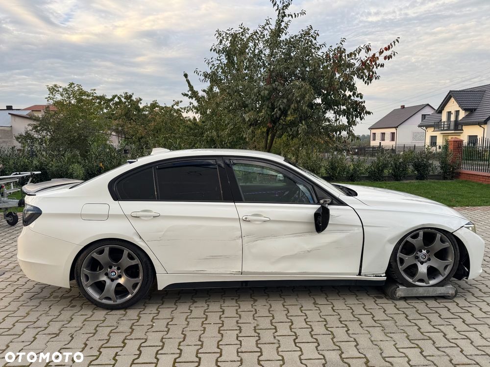 BMW Seria 3 318d Sport Line - 4