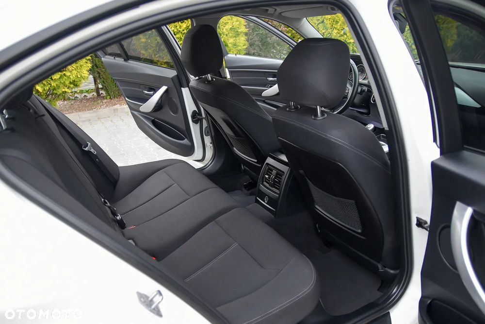 BMW Seria 3 316i - 31