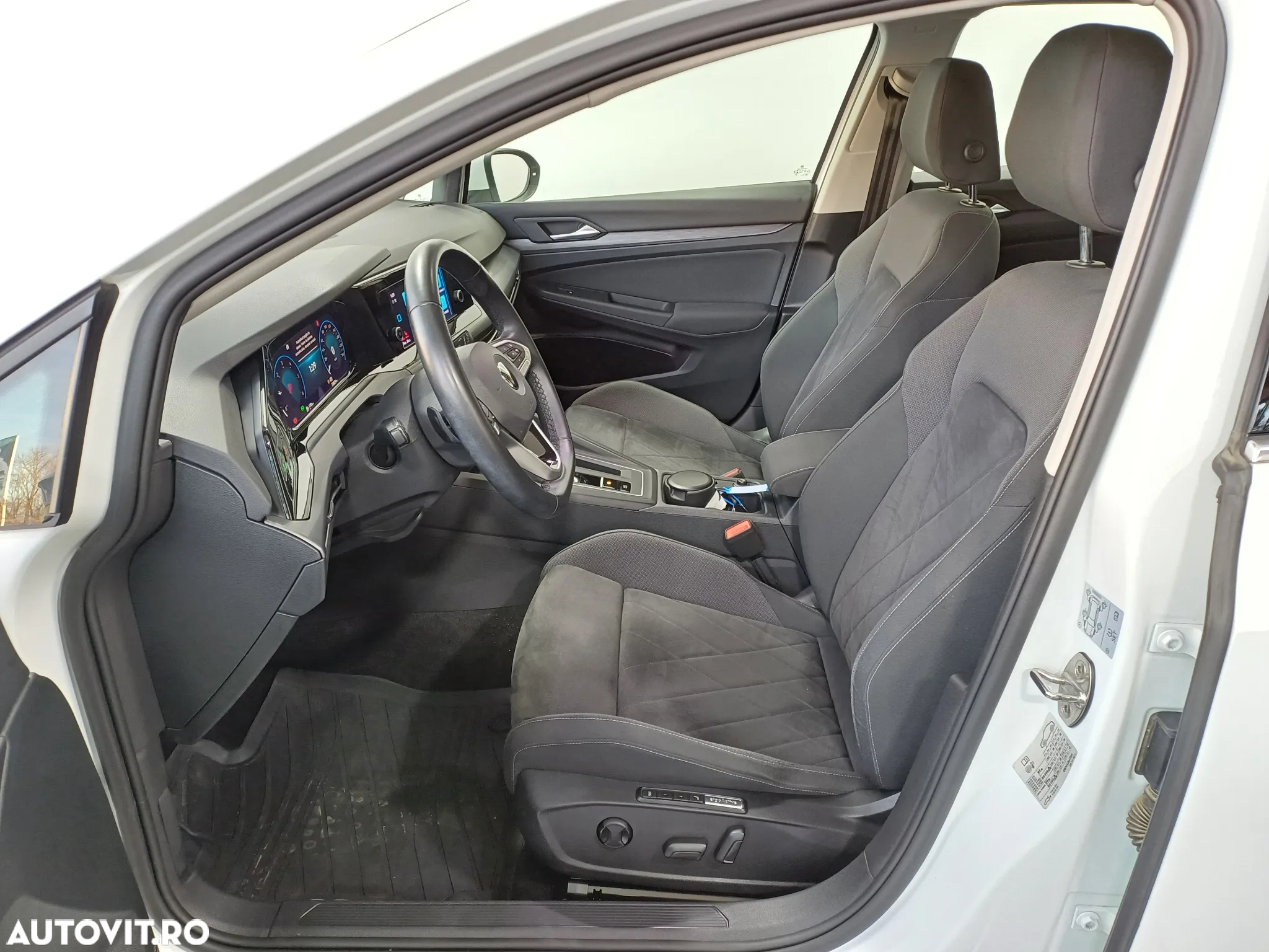 Volkswagen Golf 2.0 TDI DSG Style - 5