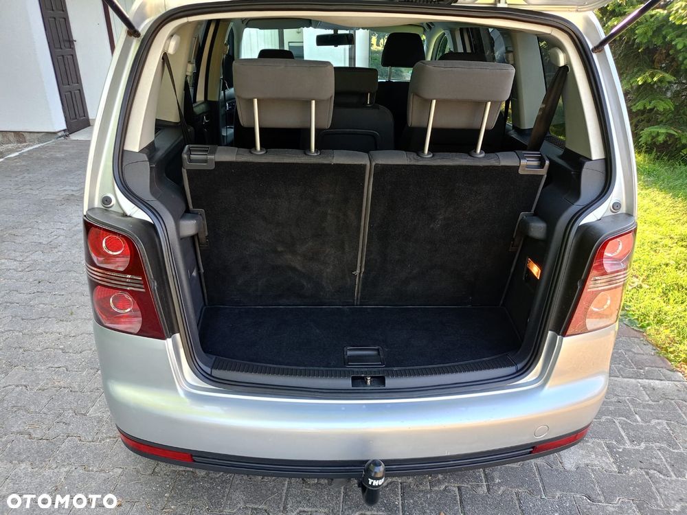 Volkswagen Touran - 8