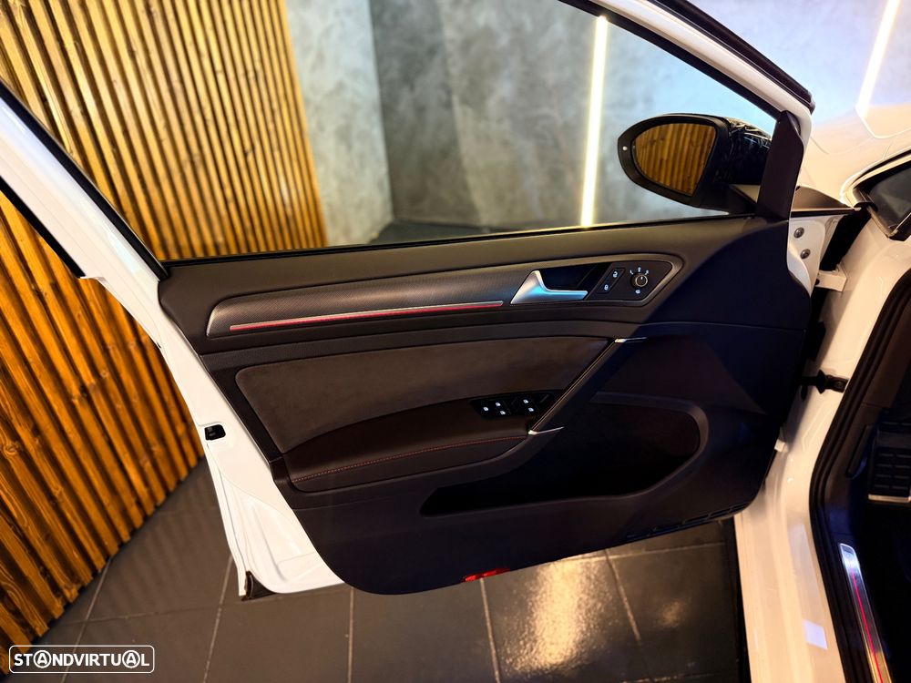 VW Golf GTI TCR 2.0 TSI OPF DSG - 21