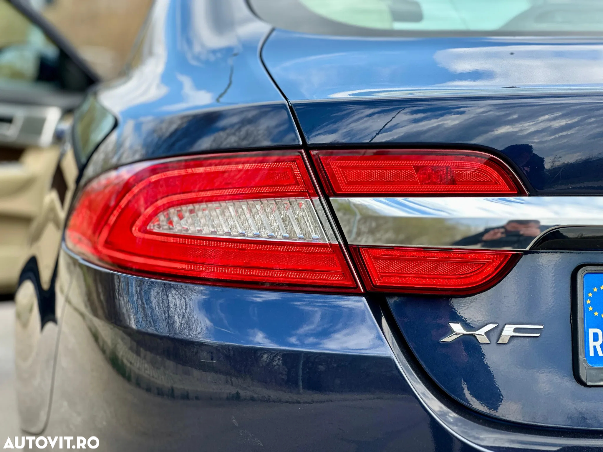 Jaguar XF 2.2D - 10