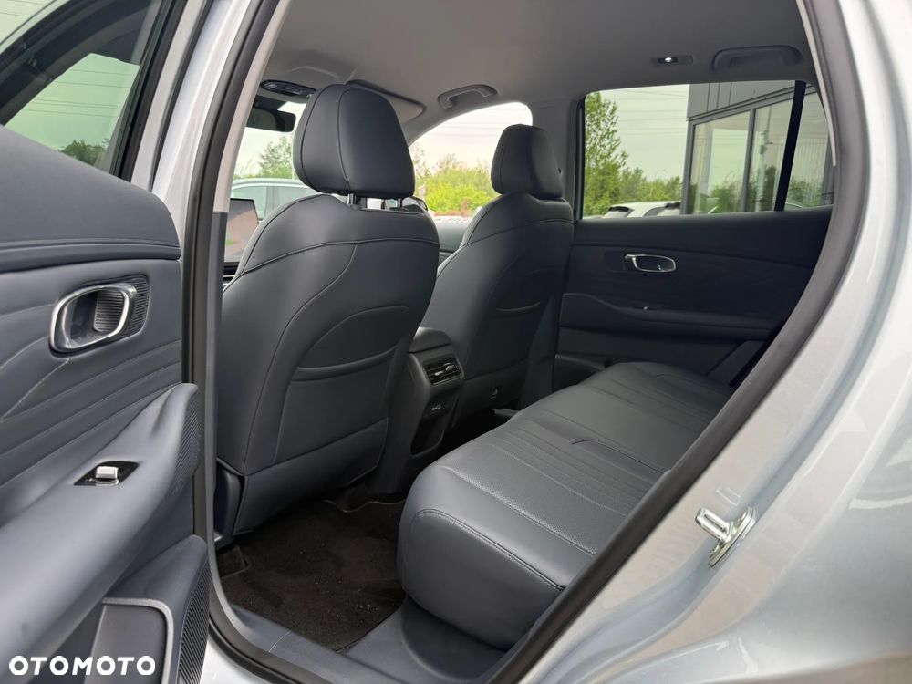 Geely Starray EM-i 1.5 PHEV Pro - 13