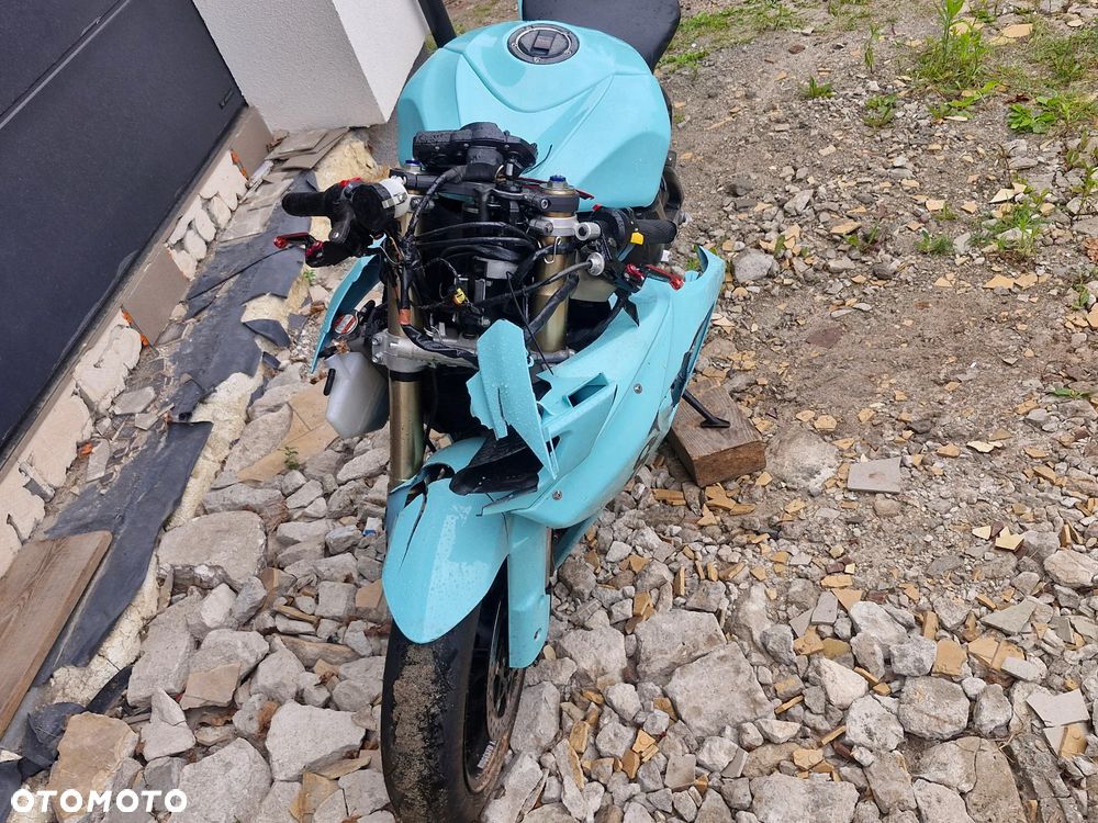 Suzuki GSX-R - 4