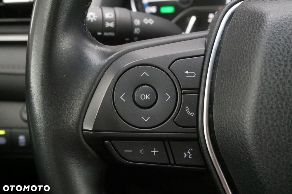 Toyota Camry 2.5 Hybrid Comfort CVT - 23