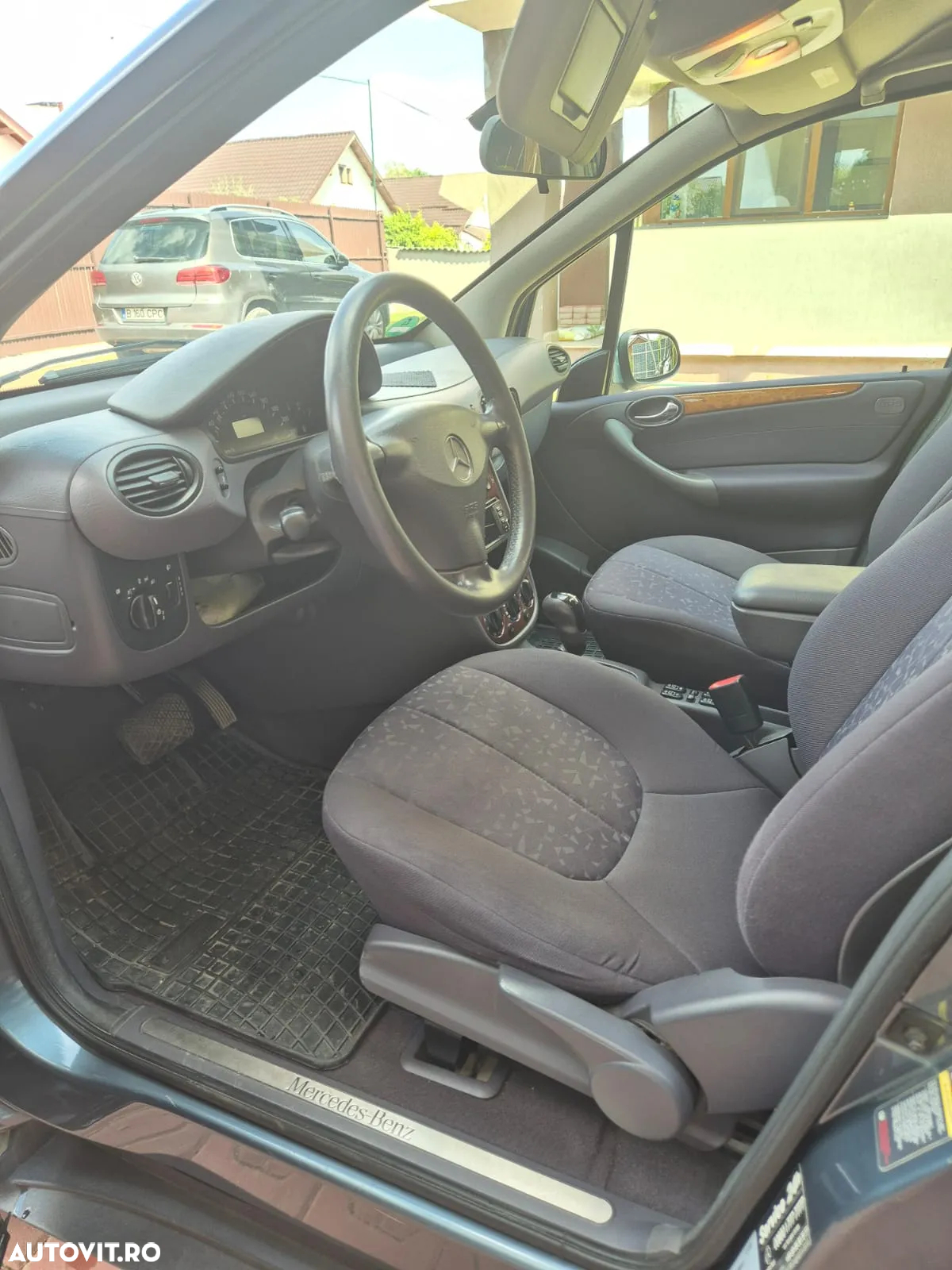 Mercedes-Benz A - 12