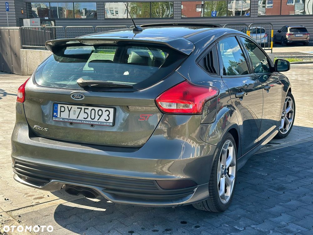 Ford Focus 2.0 EcoBoost ST mit Leder-Sport-Paket - 22