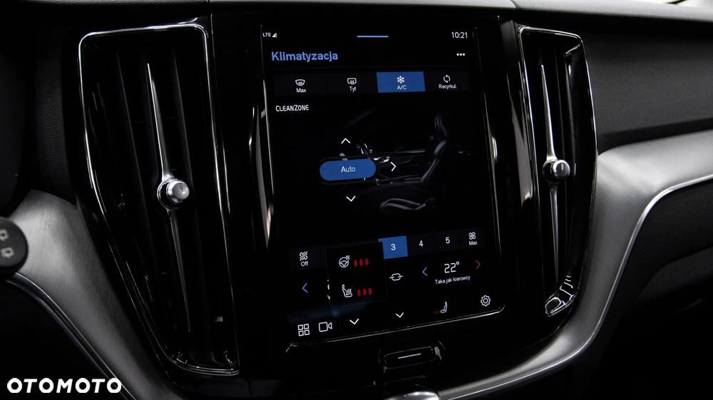 Volvo XC 60 B4 D Momentum Pro - 28