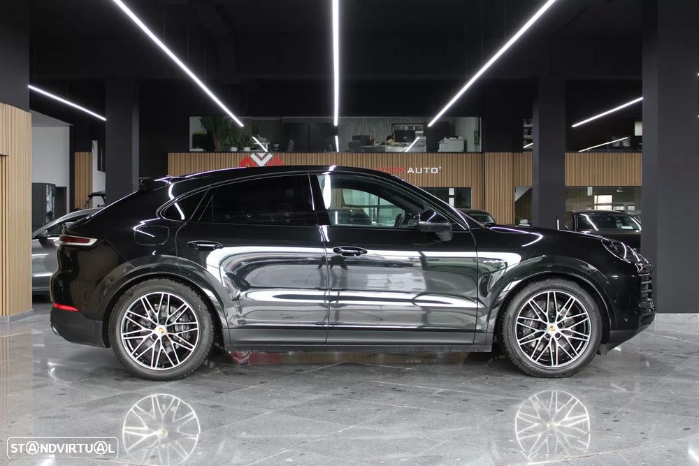 Porsche Cayenne Coupé E-Hybrid - 11