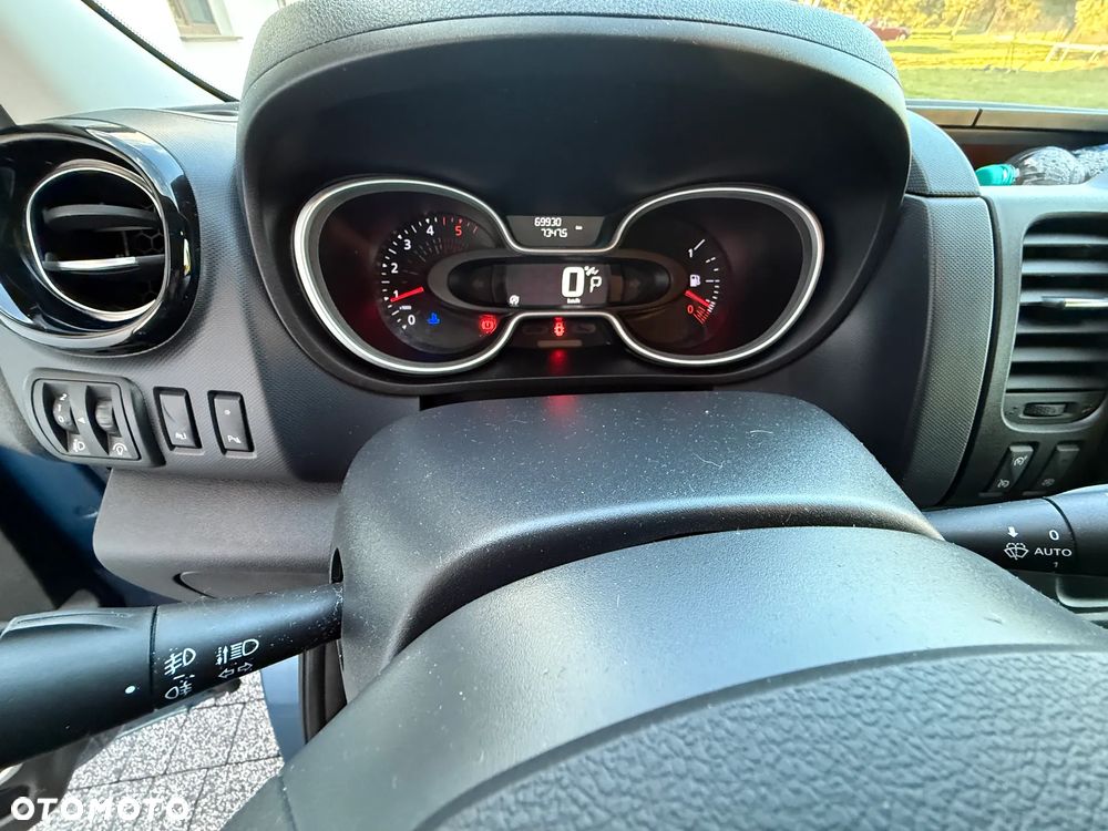 Renault Trafic - 16