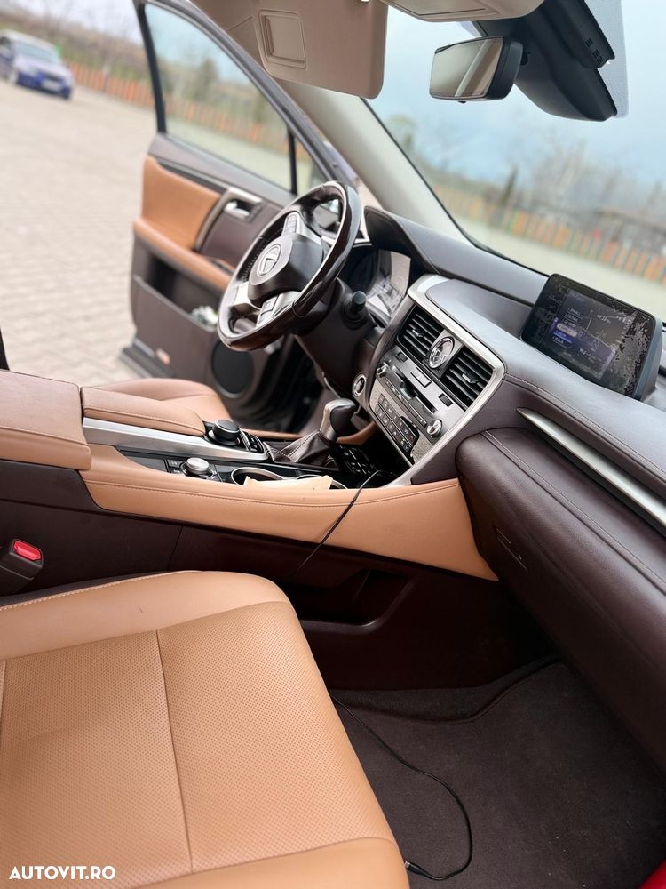 Lexus Seria RX - 18