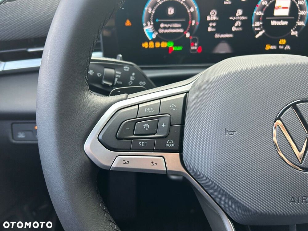 Volkswagen T-Roc - 11