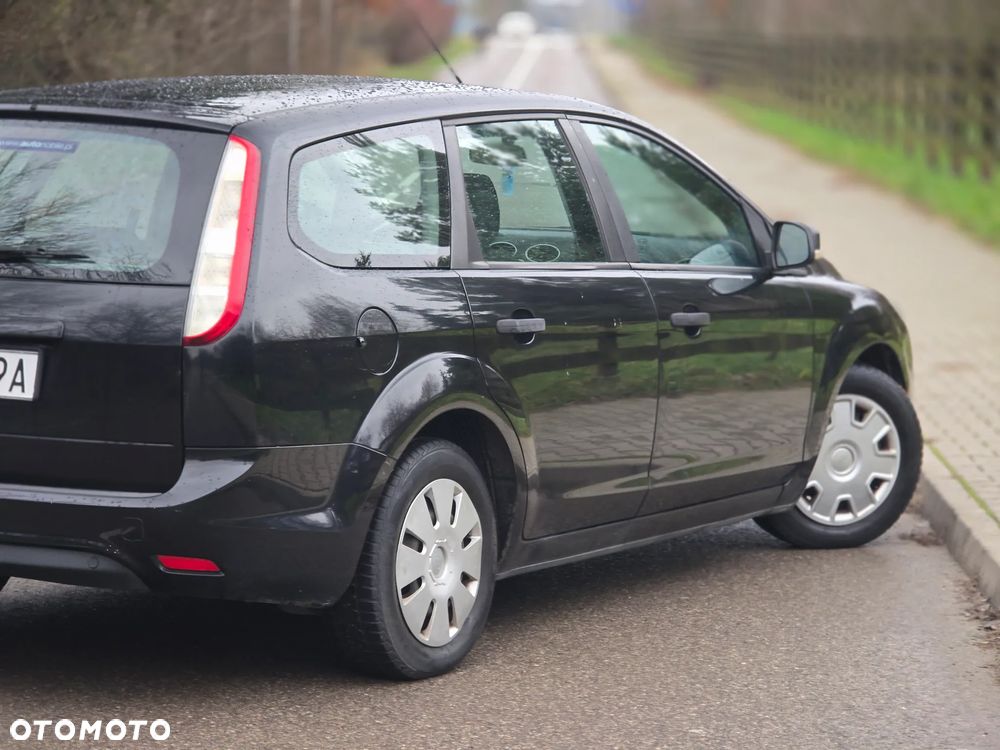 Ford Focus 1.6 Trend - 38