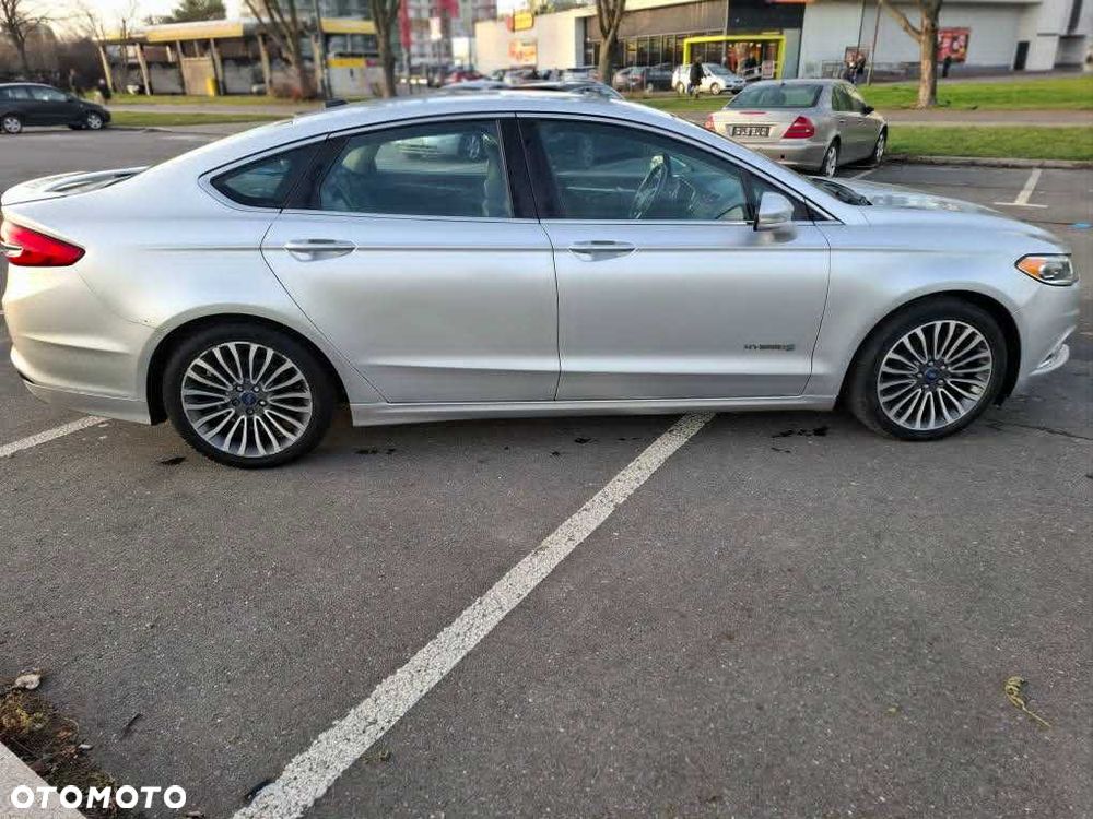 Ford Fusion - 4