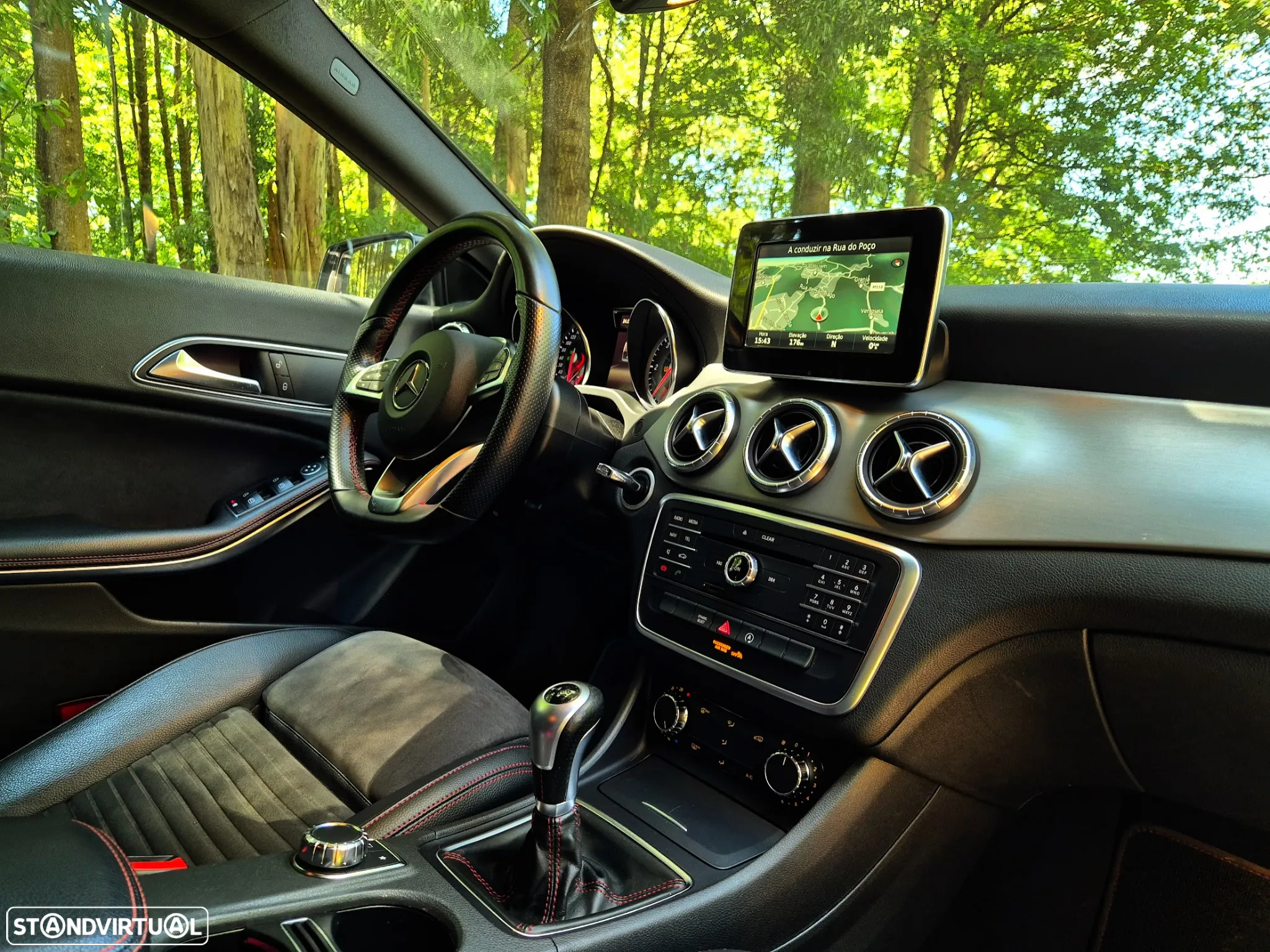 Mercedes-Benz CLA 200 d Shooting Brake AMG Line - 19