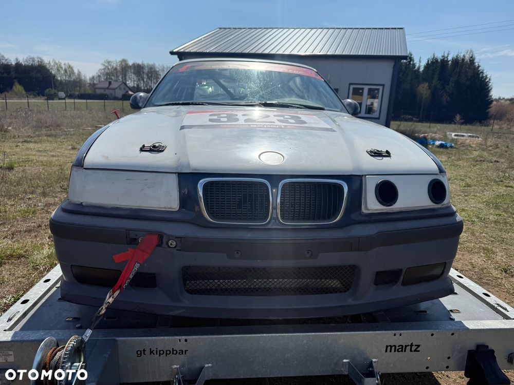 BMW Seria 3 318is - 8