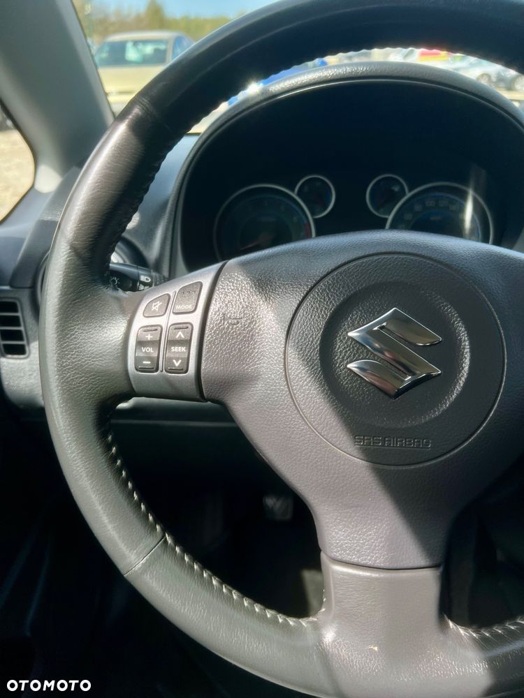 Suzuki SX4 1.6 VVT 4x2 Comfort - 18