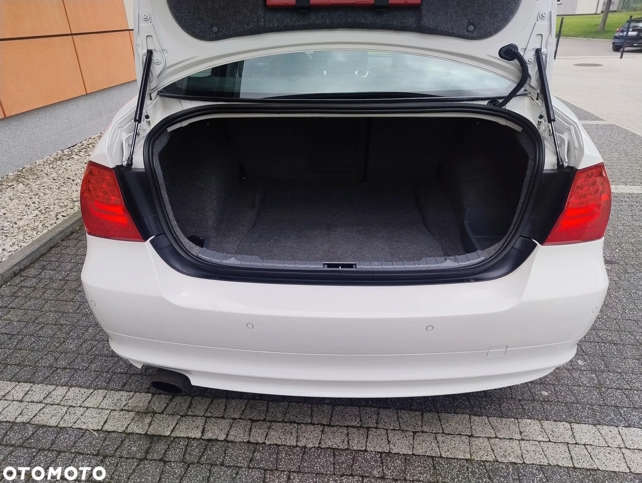 BMW Seria 3 318i - 22