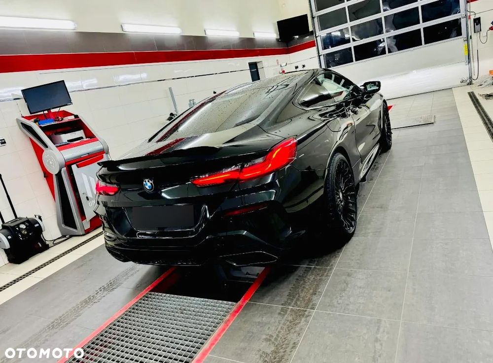 BMW M8 - 12