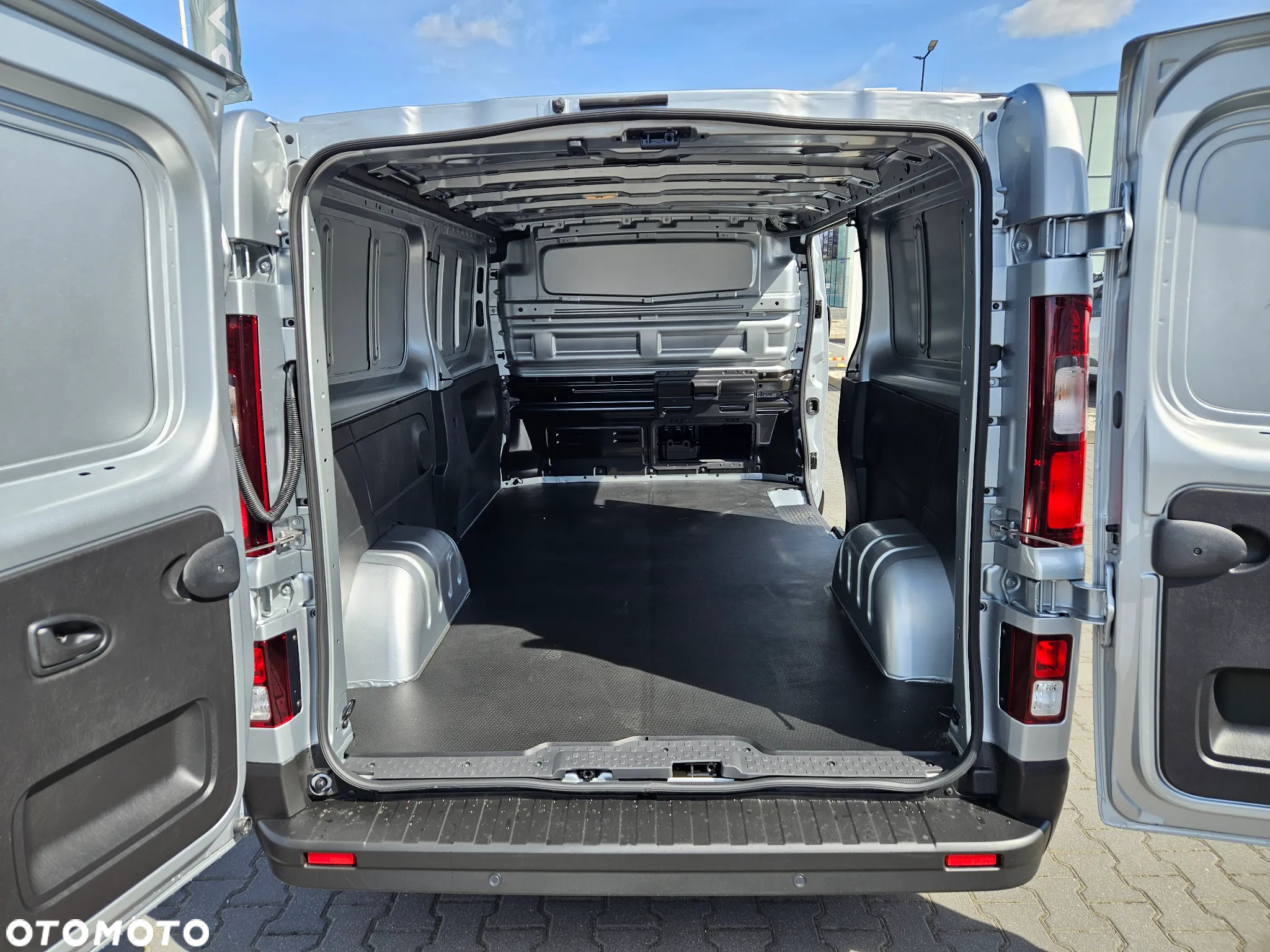 Renault Trafic Furgon L2H1 2.0dCi 170 AT9 automat! - 10
