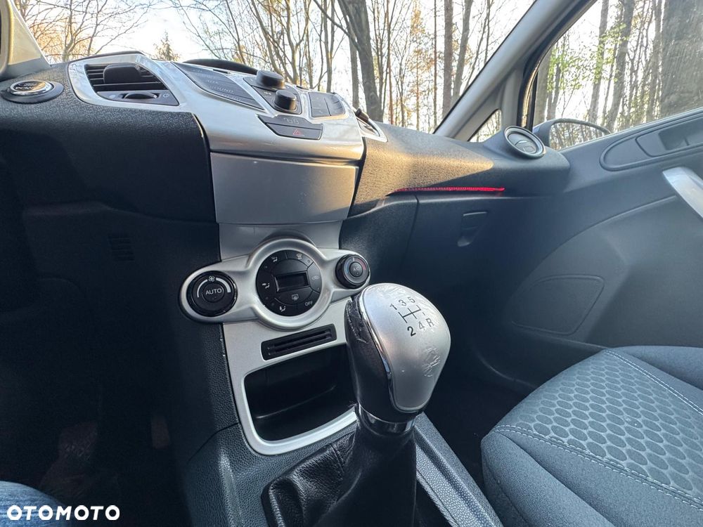 Ford Fiesta 1.6 Titanium - 22