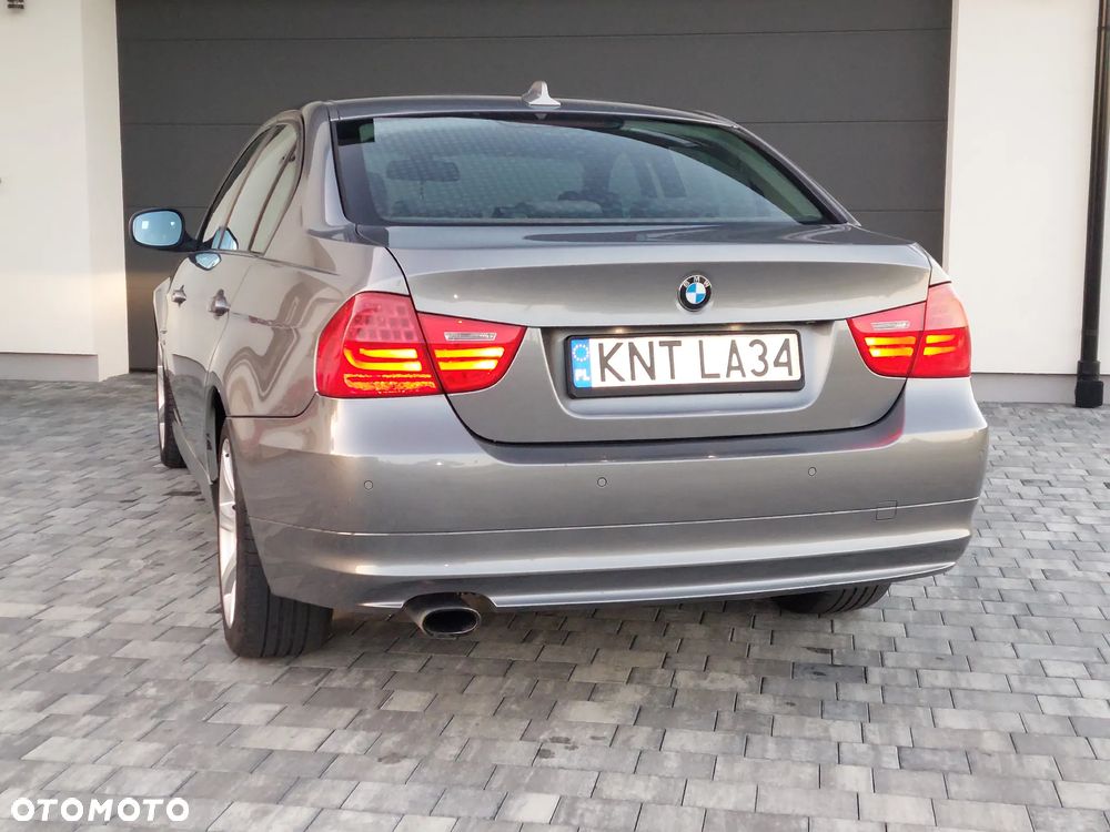 BMW Seria 3 320d xDrive DPF - 15