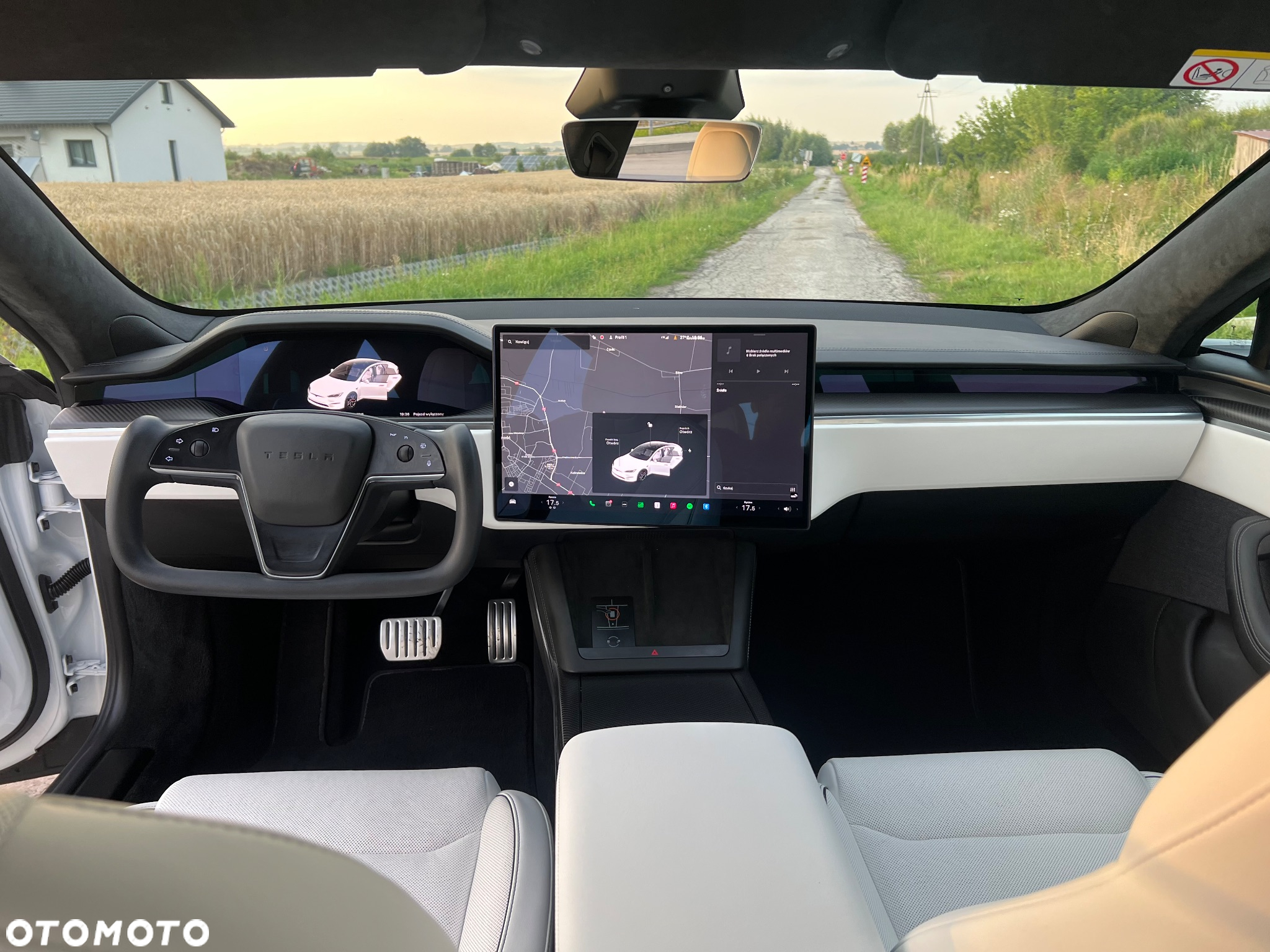 Tesla Model S - 22