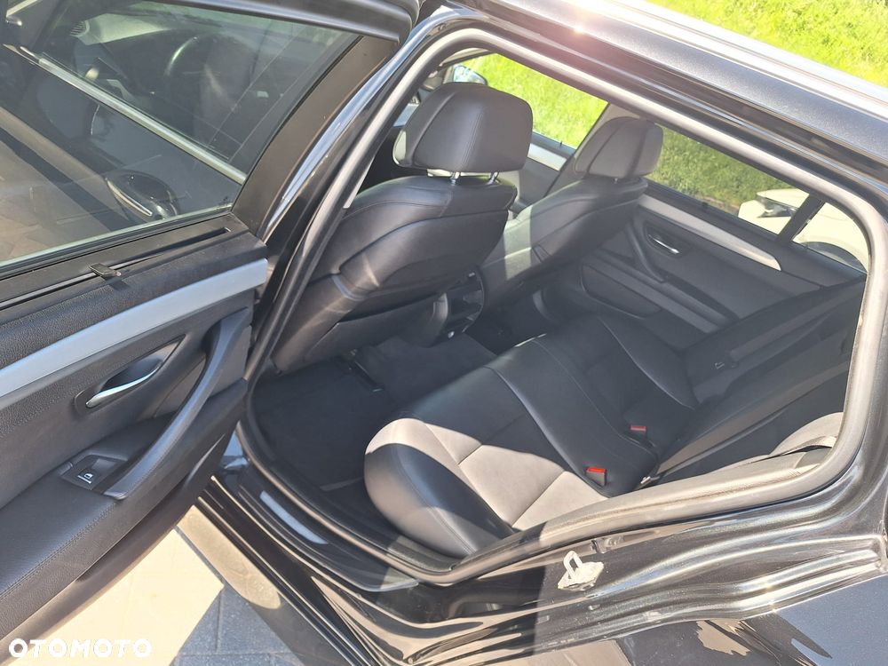 BMW Seria 5 525d xDrive Luxury Line - 10