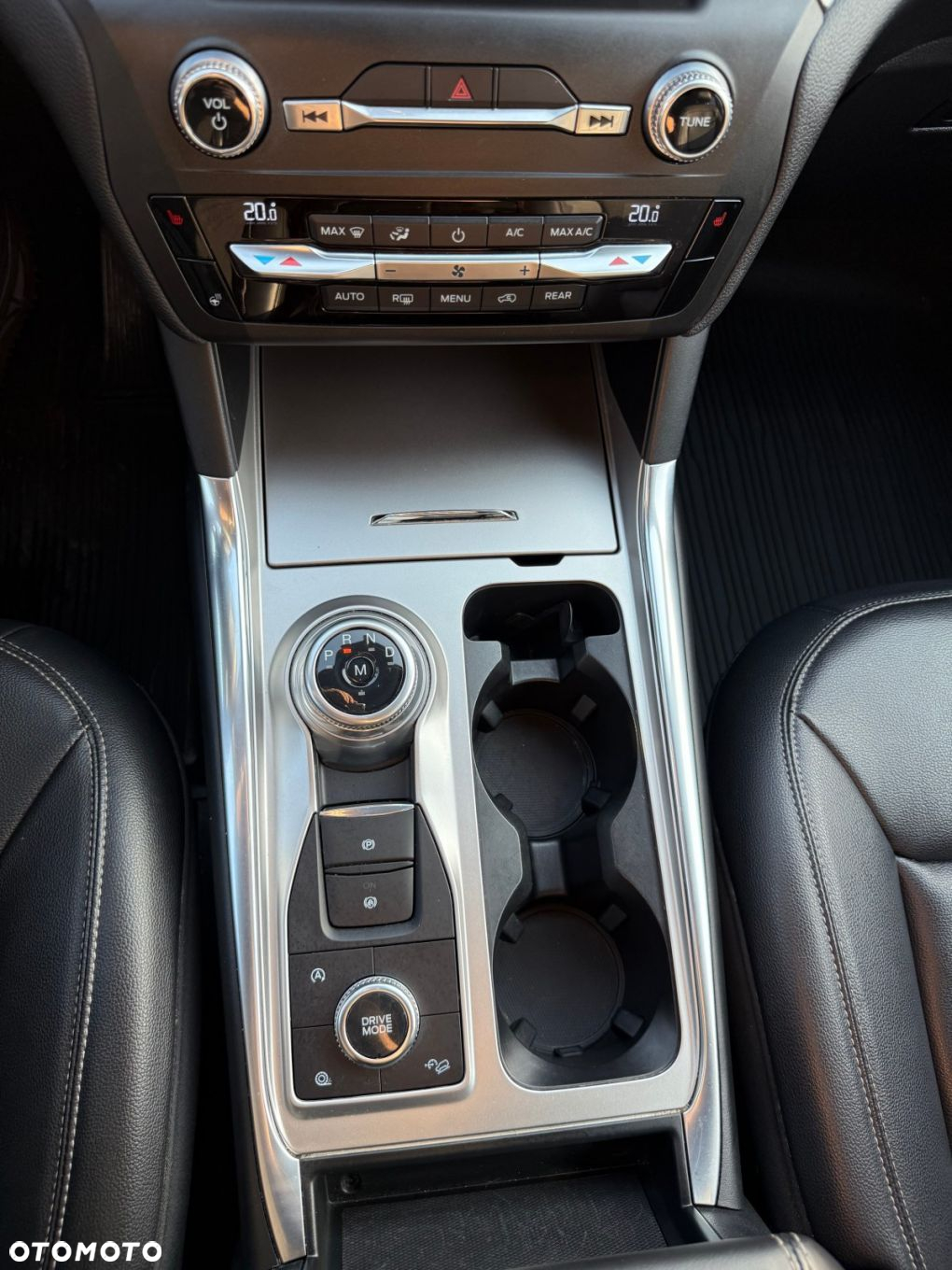 Ford Explorer - 30