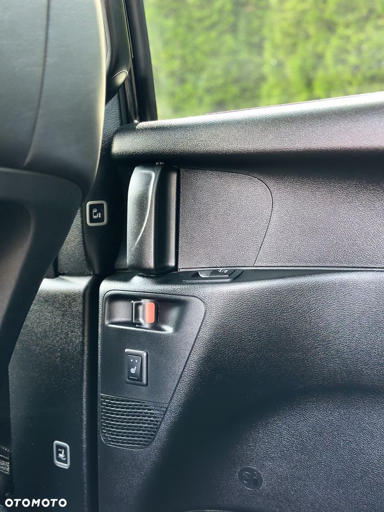 Chrysler Pacifica - 16