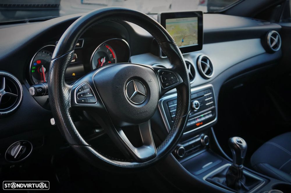Mercedes-Benz CLA 200 Shooting Brake (CDI) d Urban - 9